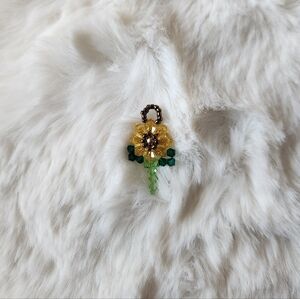 Handmade yellow flower with green leaves beaded sunflower pendent